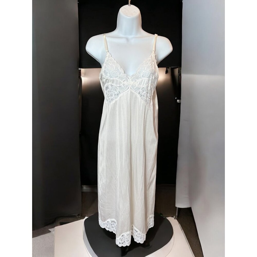 Vintage Vanity Fair White Lace Slip 34 L Rose lace